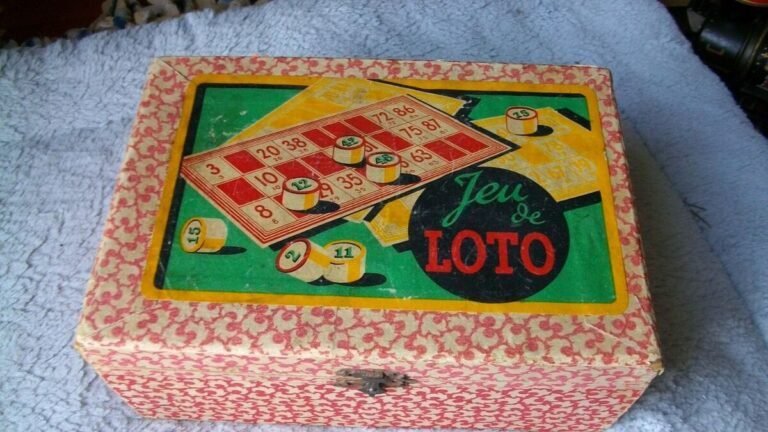 des cartons de loto colores en mosaique