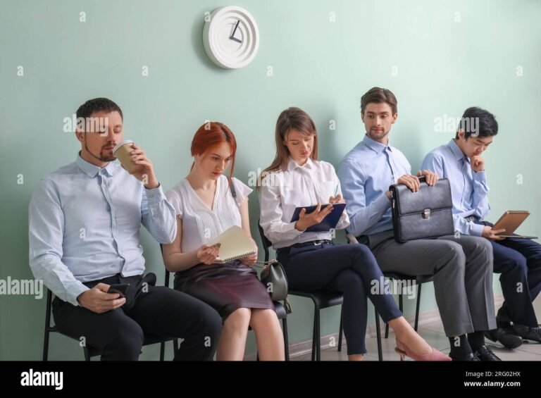 des jeunes candidats lors dun entretien