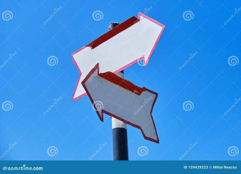 deux fleches pointant vers des mots differents