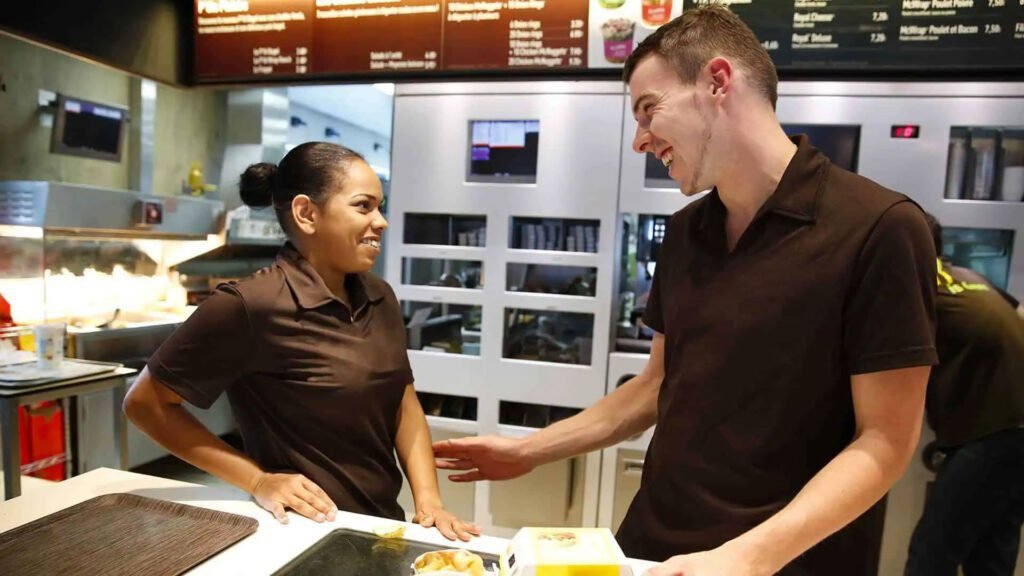 Quelles sont les principales tâches d'un équipier polyvalent chez McDonald's 5 Quelles sont les principales tâches d’un équipier polyvalent chez McDonald’s