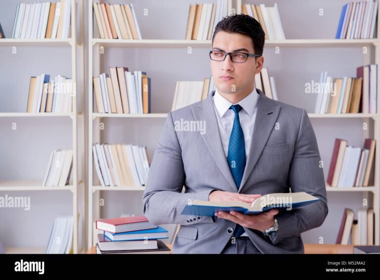 etudiants en droit dans une bibliotheque