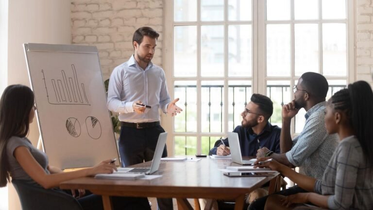 etudiants en formation pratique en entreprise