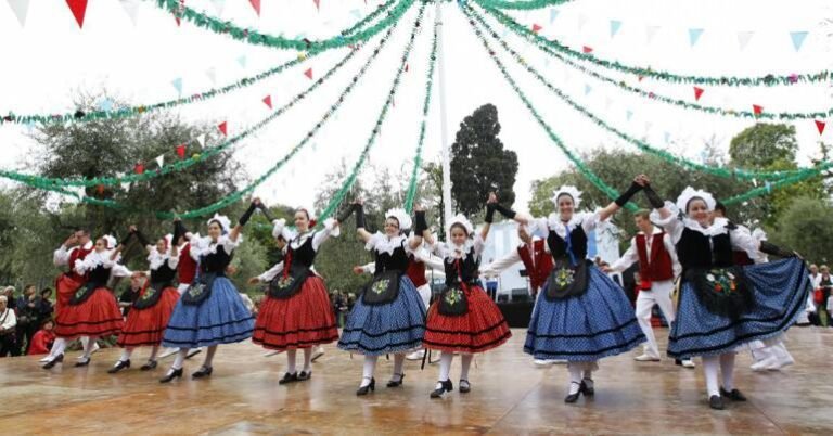 fete traditionnelle en plein air en mai