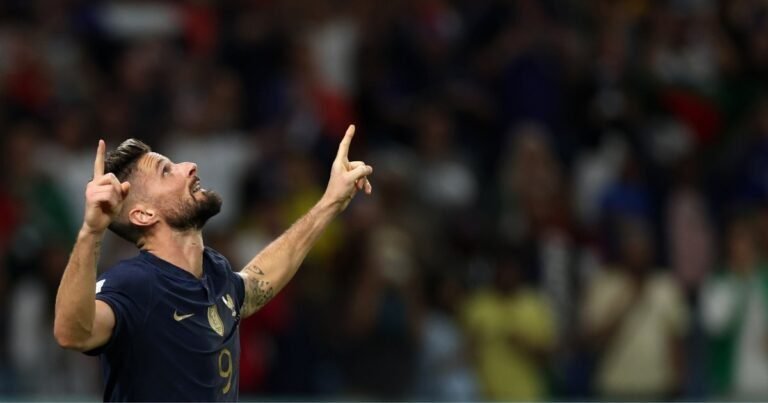 joueur celebrant un but avec passion