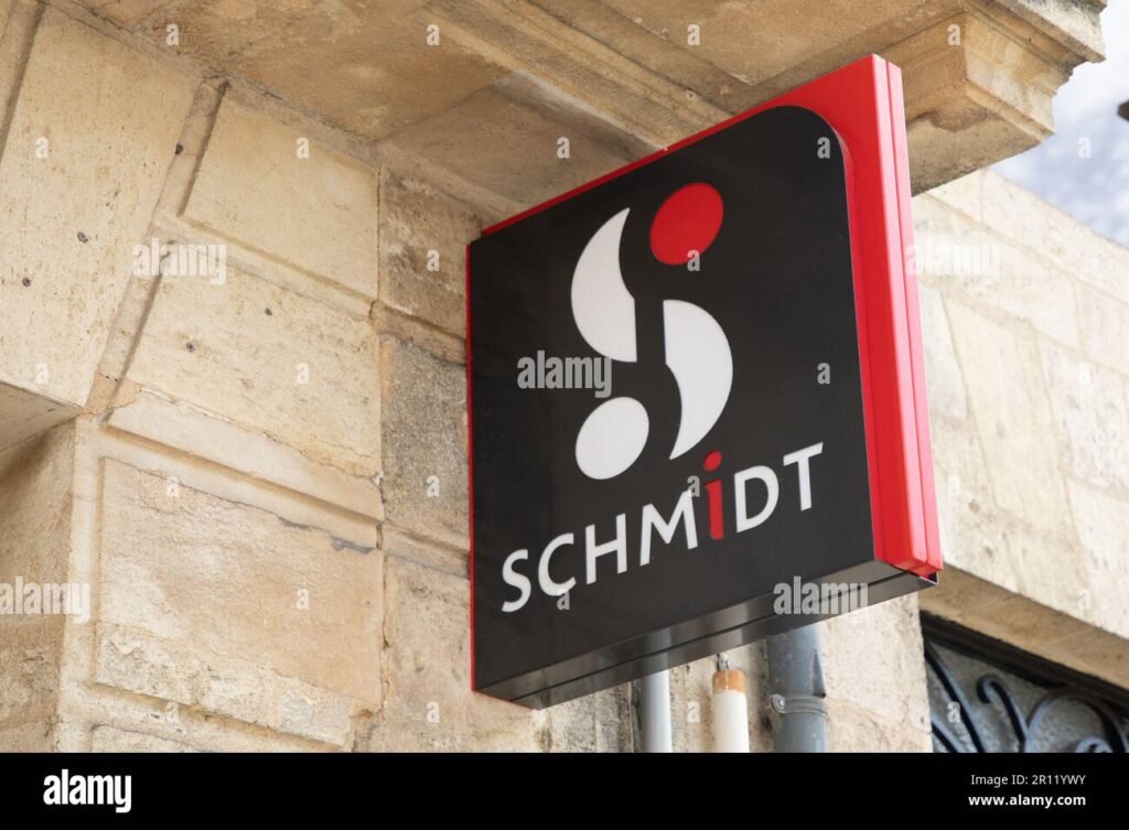 Qui est Schmidt à Fontenay-le-Comte et quels services propose-t-il