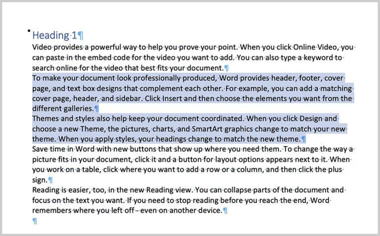 Comment ajuster l'espace entre les mots dans Word 21 main ajustant des espaces sur un document