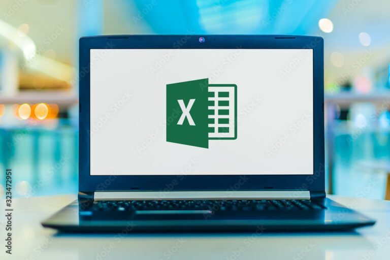 ordinateur avec ecran excel ouvert