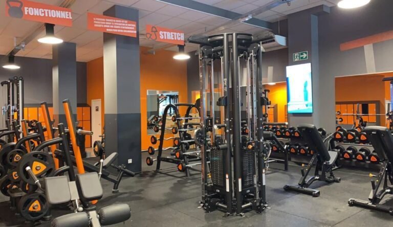 photo de la salle basic fit a frejus