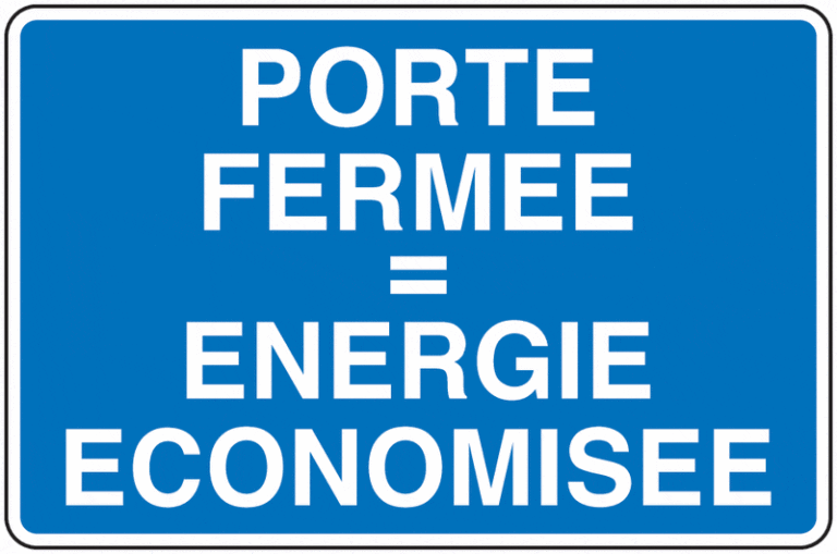 porte fermee avec panneau dannonce