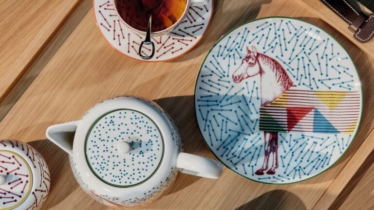 service de table hermes elegant et colore