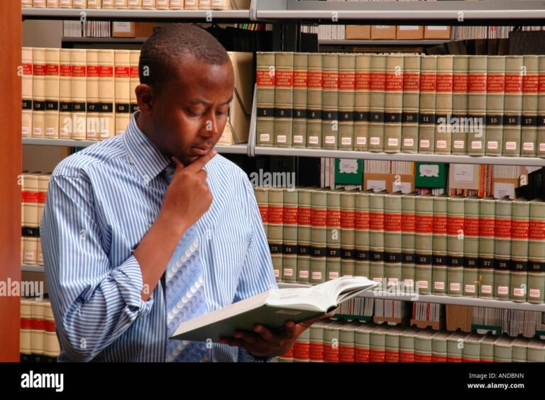 un etudiant en droit a la bibliotheque