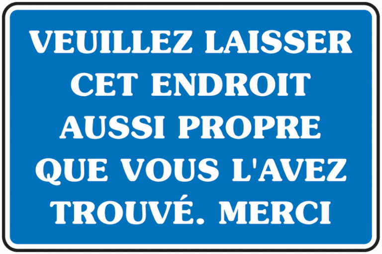 un panneau humoristique sur un espace propre