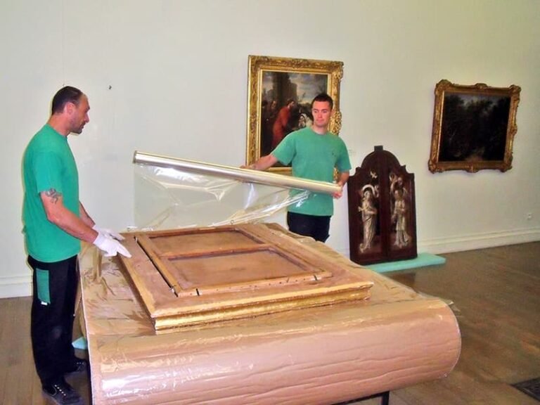 Comment envoyer un tableau par la poste en toute sécurité 29 un tableau emballe avec soin
