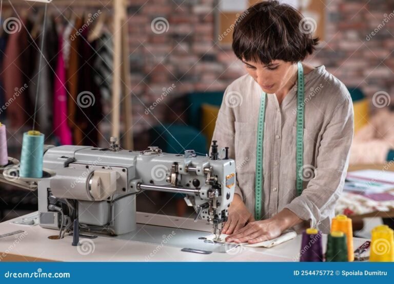 Quel est le sens de la fin du film "The Outfit" 38 un tailleur concentre dans son atelier