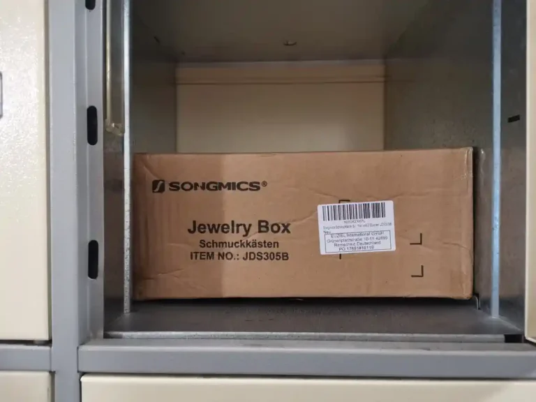 une boite aux lettres ouverte et attendue