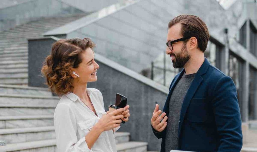 Comment se présenter efficacement au téléphone en 5 étapes 6 Comment se présenter efficacement au téléphone en 5 étapes