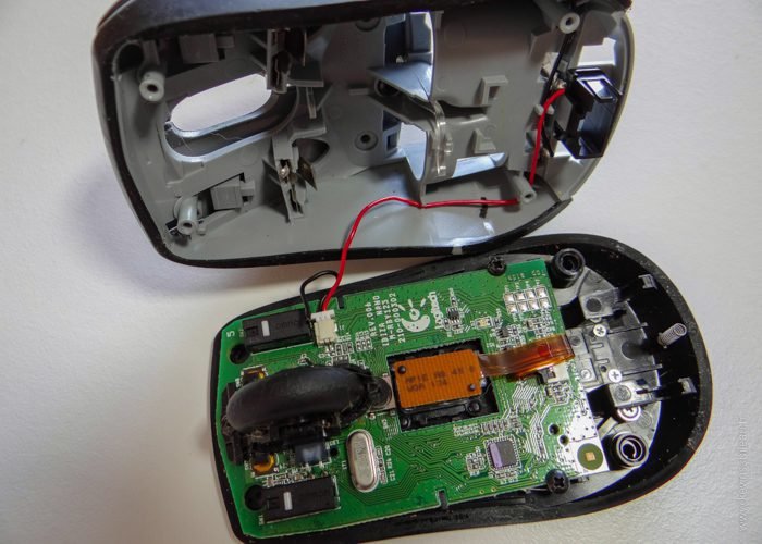 une souris avec un bouton casse