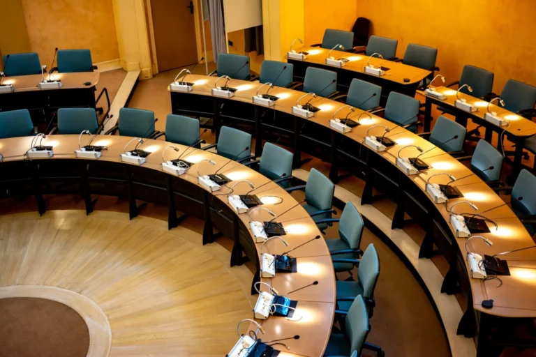 visuel dune reunion du conseil departemental